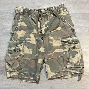 Abercrombie & Fitch men’s size 30 camo cargo shorts.